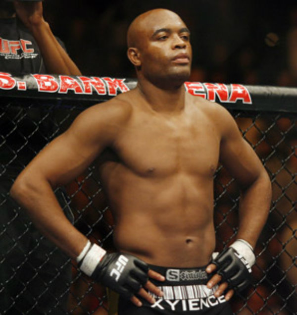 Anderson Silva vence sua primeira luta depois do acidente
