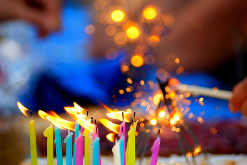 Os aniversários surpresas proporcionam momentos muito felizes