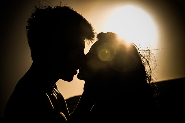Como beijar um homem com pegada