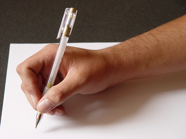 Fazer concurso requer estudo.