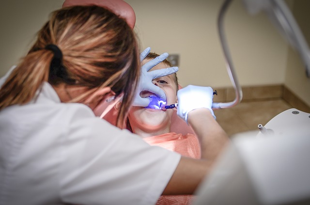Dente doendo e gengiva inchada
