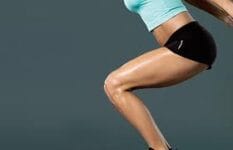Para deixar as coxas musculosas é necessário praticar atividades físicas.