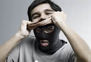 Decepcionante é ser amigo de quem esconde a verdadeira face.