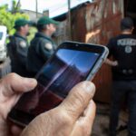 Polícia encontra trailer com explosivos e telefone celular