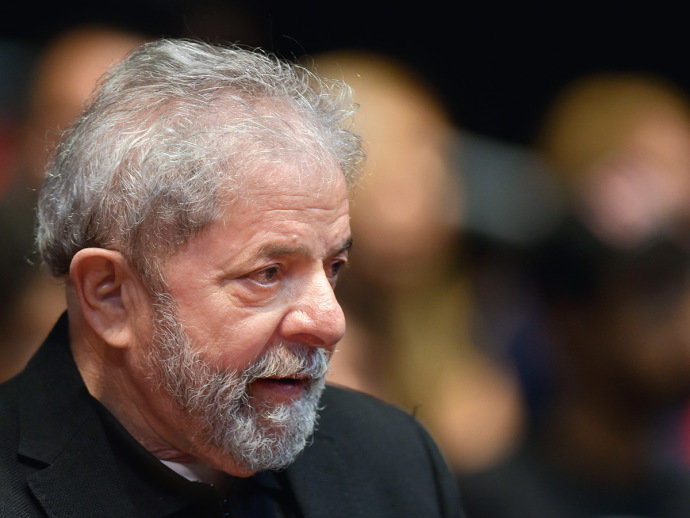 Lula vira ministro