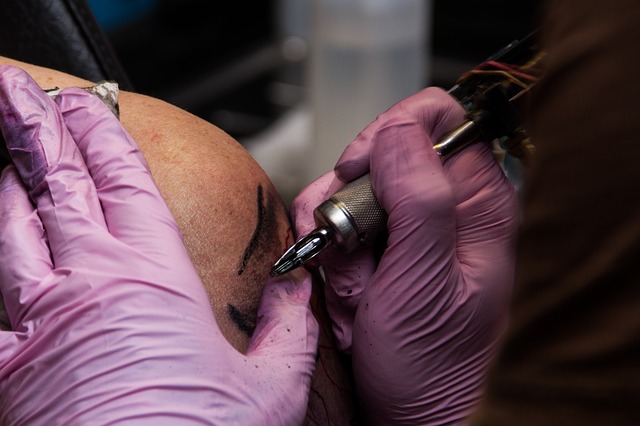 Tatuagem interfere em exame de sangue